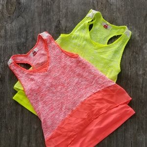 Set of two girls tops